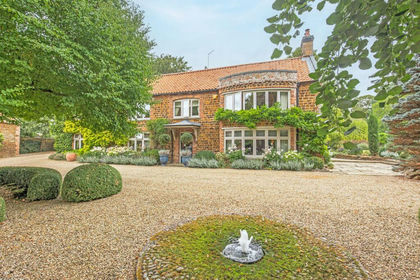 1 acre of House with Land for sale in Grimston