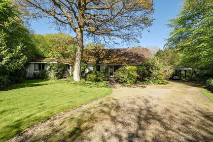 1 acre of House with Land for sale in Godstone