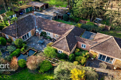 3.6 acres of Cottage for sale in Narborough