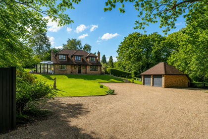 1 acre of House with Land for sale in Orpington
