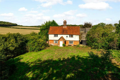 4.9 acres of House with Land for sale in Ellesborough