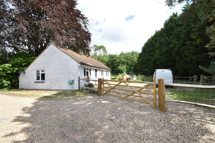 2 acres of Cottage for sale in Lenham