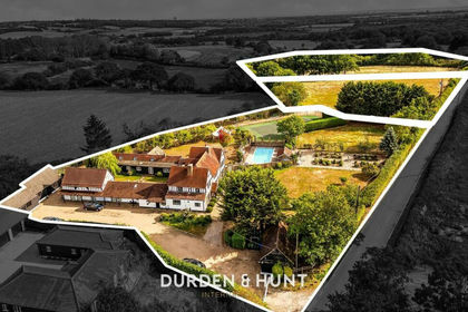 2.2 acres of Farmhouse for sale in Stapleford Abbotts