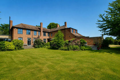 13 acres of House with Land for sale in Wisbech