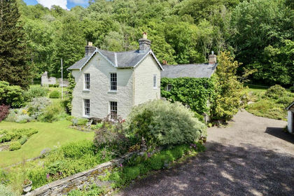14 acres of House with Land for sale in Aberedw