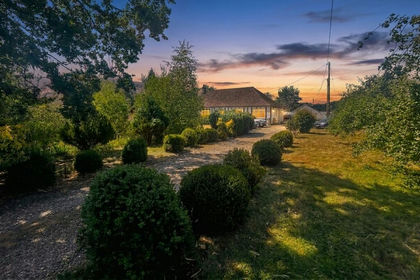 1 acre of House with Land for sale in Sutton Valence