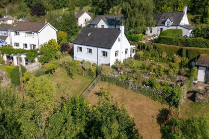 1.5 acres of Cottage for sale in Llanelly