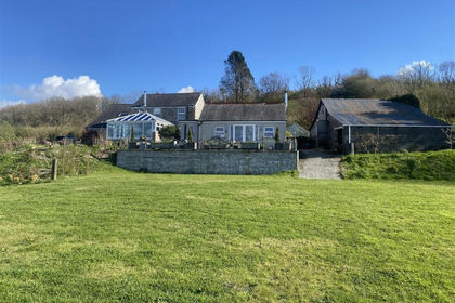 6.6 acres of House with Land for sale in Llanfihangel Aberbythych