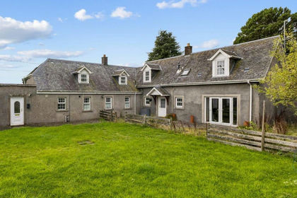 2 acres of House with Land for sale in Stirling and Strathallan