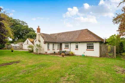 3.9 acres of House with Land for sale in Hale