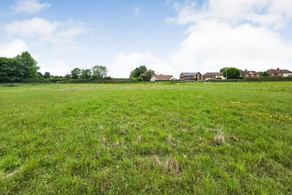 2.7 acres of Land for sale in Dinton-with-Ford and Upton