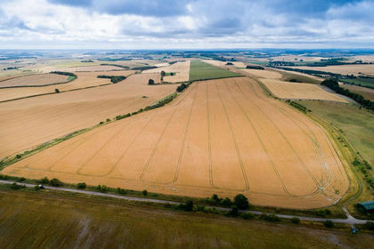 1075.6 acres of Agricultural Land for sale in Wanborough