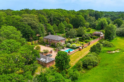25 acres of House with Land for sale in Awbridge
