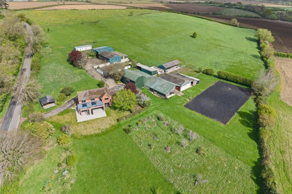 16 acres of House with Land for sale in Defford