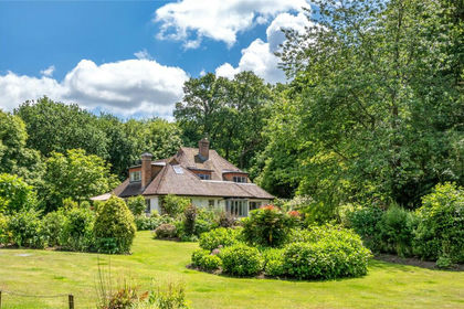 2.8 acres of Cottage for sale in East Lavington