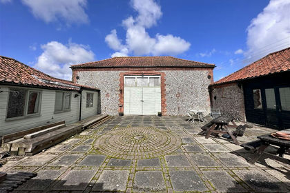 Barn for sale in Holt