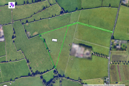 7.6 acres of Farmland for sale in Purton