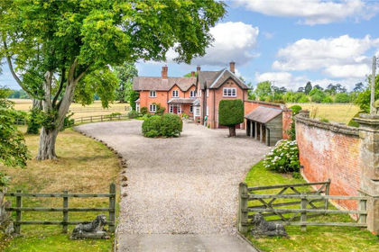 7.7 acres of Land for sale in Pattingham and Patshull