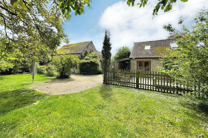 1 acre of Cottage for sale in Ampney Crucis