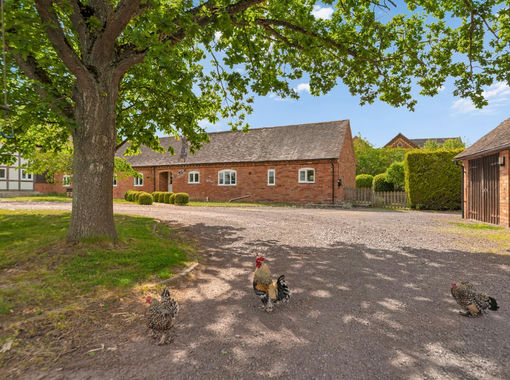 Barn Conversion for sale in Worcester