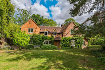 1 acre of House with Land for sale in Castlemorton