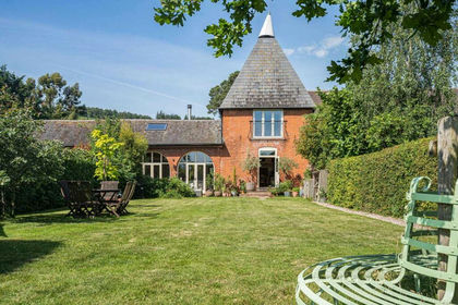Barn Conversion for sale in Mansell Gamage