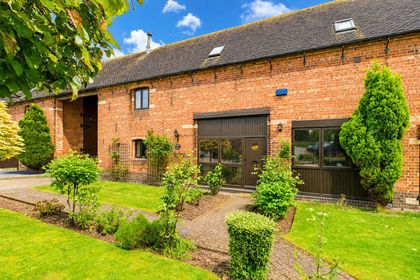 Barn Conversion for sale in Newton Regis