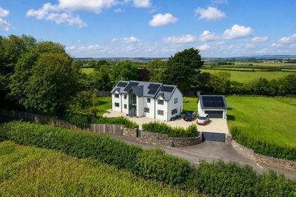 3 acres of House with Land for sale in Llandow