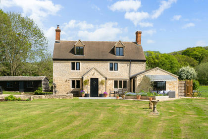 1.1 acres of Cottage for sale in Standish