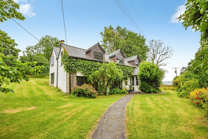 15 acres of House with Land for sale in Llandyfriog
