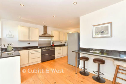Barn Conversion for sale in Horndean