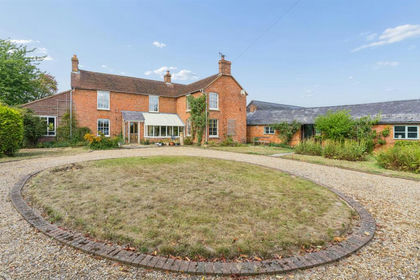 10 acres of House with Land for sale in Stewkley