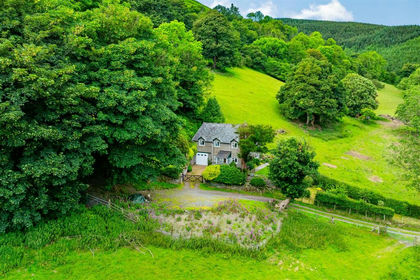 1 acre of Cottage for sale in Church Stretton