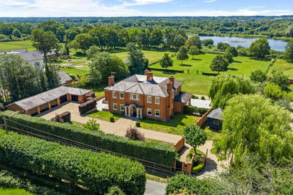 2.5 acres of House with Land for sale in Finchampstead