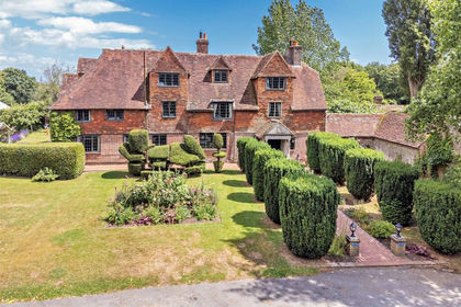 19.8 acres of Estate for sale in Chiddingly
