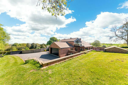 Barn Conversion for sale in Badsworth