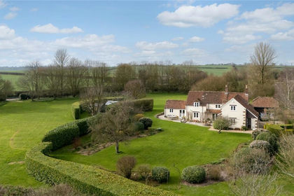 2.5 acres of House with Land for sale in Milborne Port