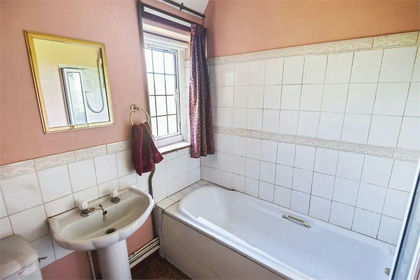5.3 acres of Cottage for sale in Northchurch