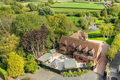 1.5 acres of House with Land for sale in Worcester