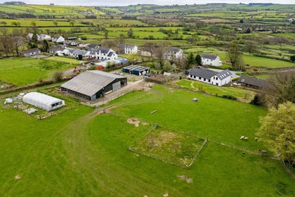 6 acres of Smallholding for sale in Llandysiliogogo