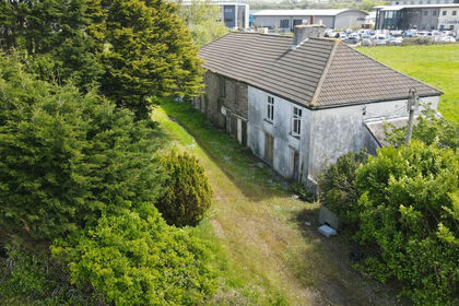 Cottage for sale in Carn Brea