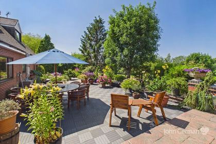 9.7 acres of House with Land for sale in Bretby