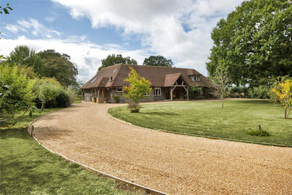 1.7 acres of House with Land for sale in Bethersden