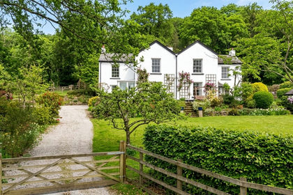 1.8 acres of House with Land for sale in Devon