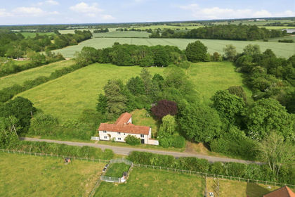 2 acres of Cottage for sale in Botesdale