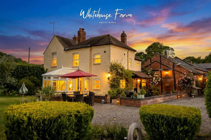 5 acres of Farmhouse for sale in Stourport-on-Severn