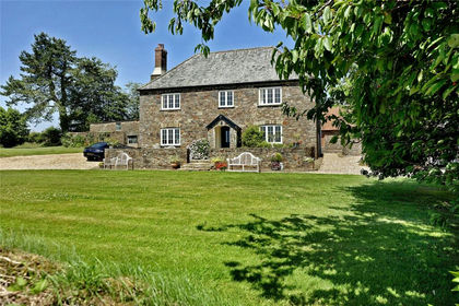 2.5 acres of Farmhouse for sale in Chulmleigh