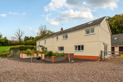 5.8 acres of Smallholding for sale in Cwmamman