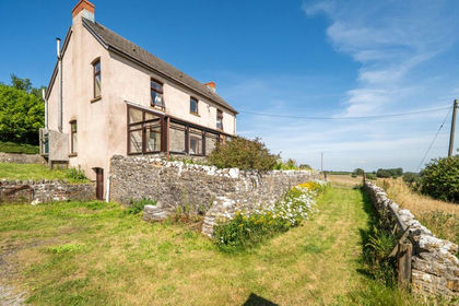 55 acres of Farmhouse for sale in Priddy