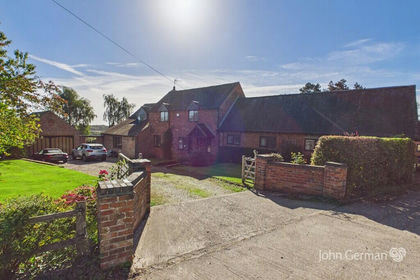 Barn Conversion for sale in Hanbury